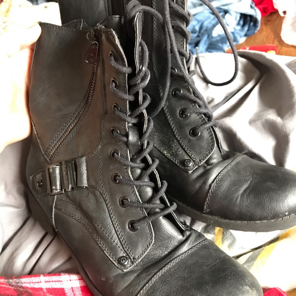 guess combat boots